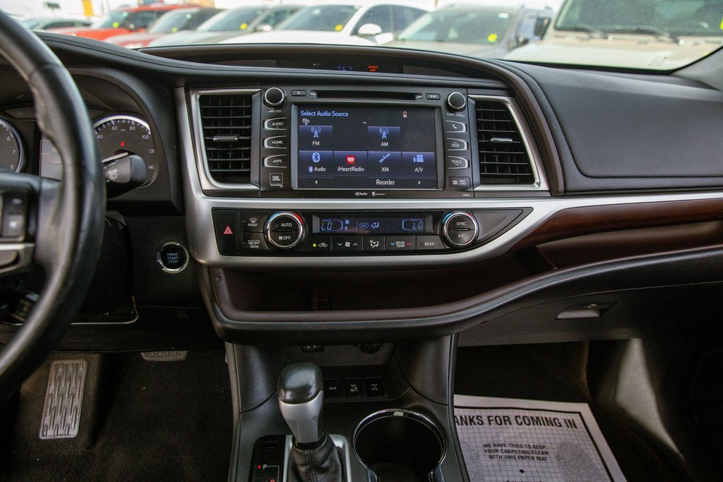 Used 2015 Toyota Highlander Limited image 17