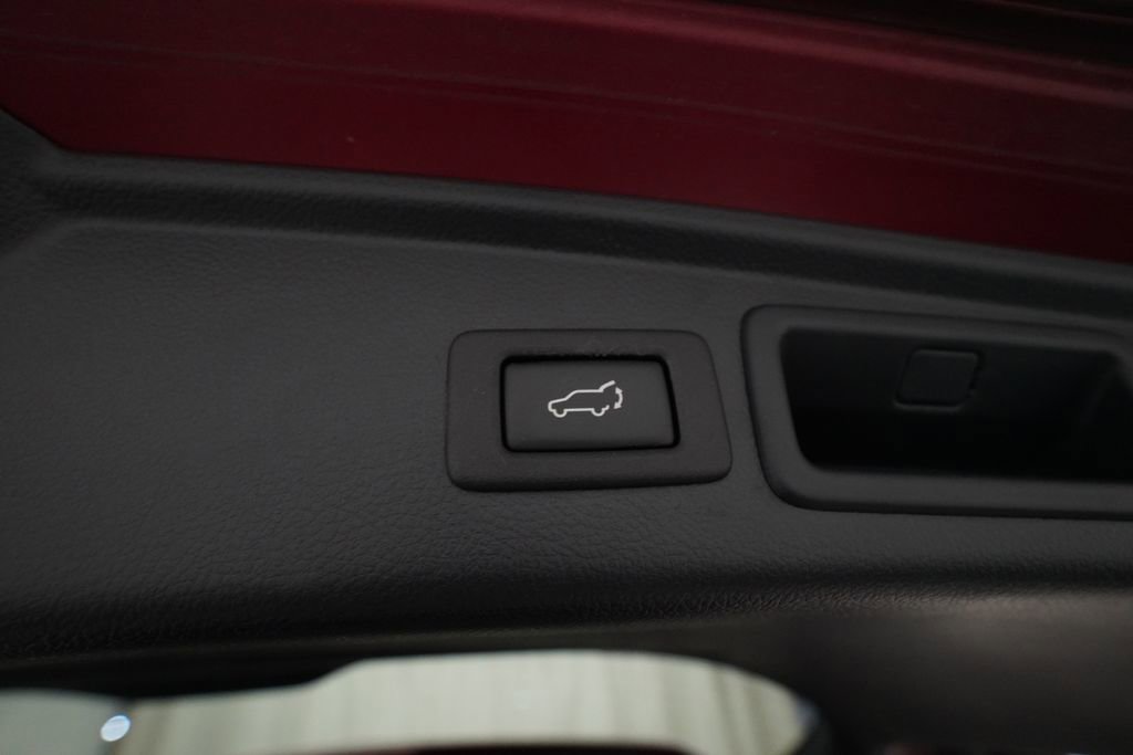 Used 2016 Subaru Forester 2.5i Touring w/ Eyesight & Navigation System image 15