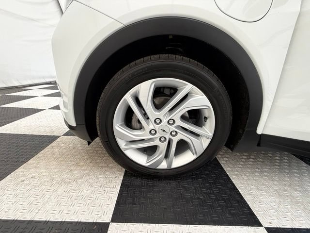 Used 2023 Chevrolet Bolt LT FWD image 9