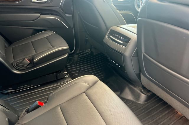 Used 2023 Cadillac Escalade Premium Luxury AWD/4WD image 19