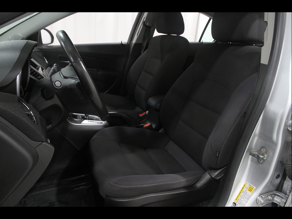 Used 2014 Chevrolet Cruze LT FWD image 5