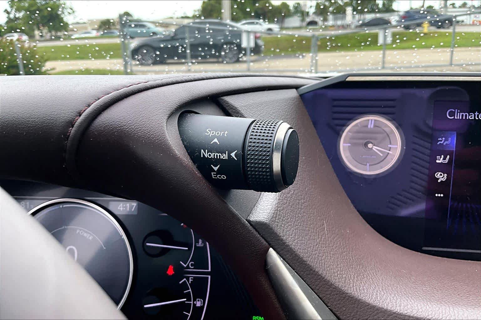 Used 2019 Lexus ES 300h w/ Premium Package FWD image 33