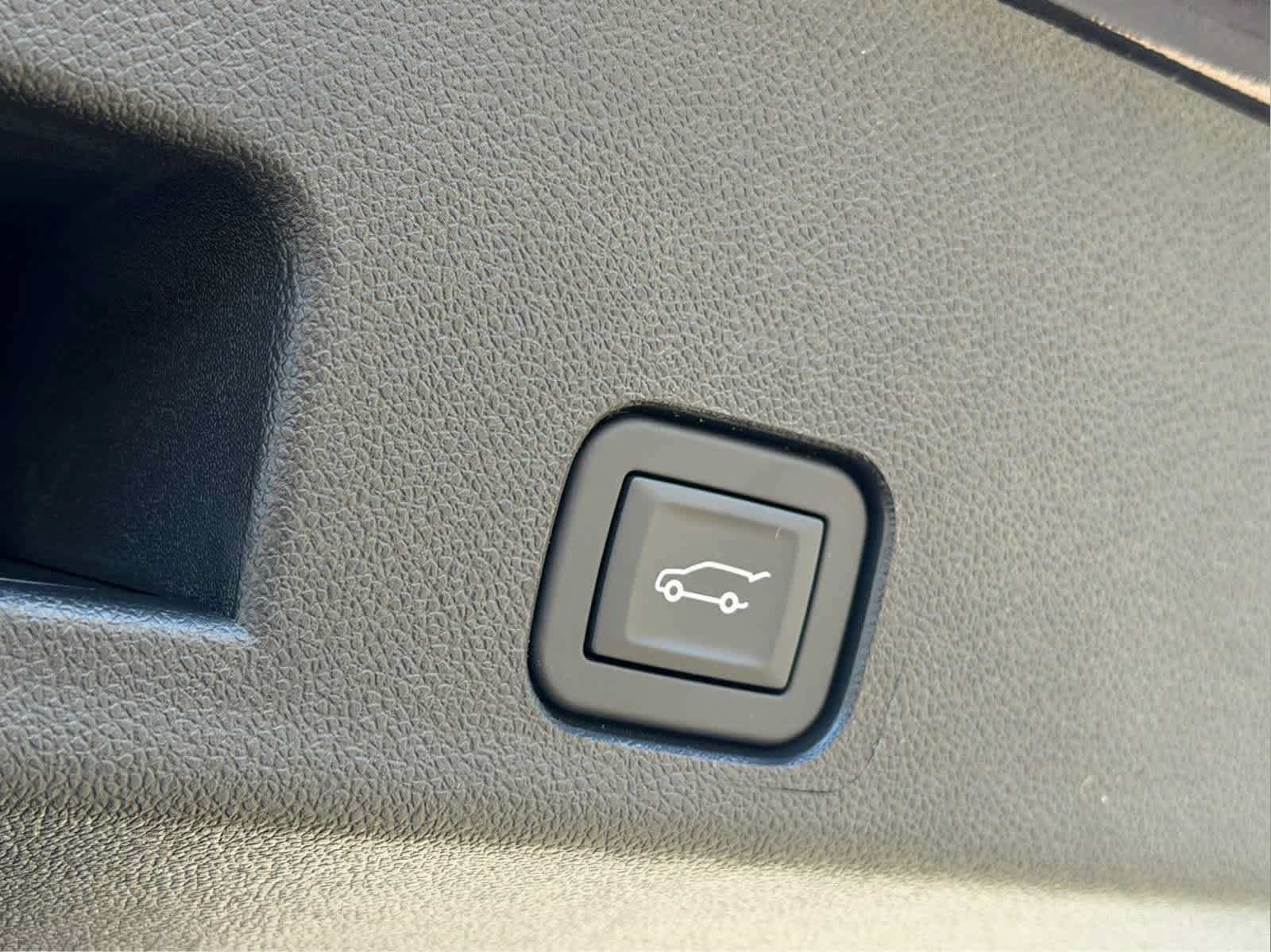 New 2027 Chevrolet Traverse LT w/ Enhanced Driving Package FWD image 30