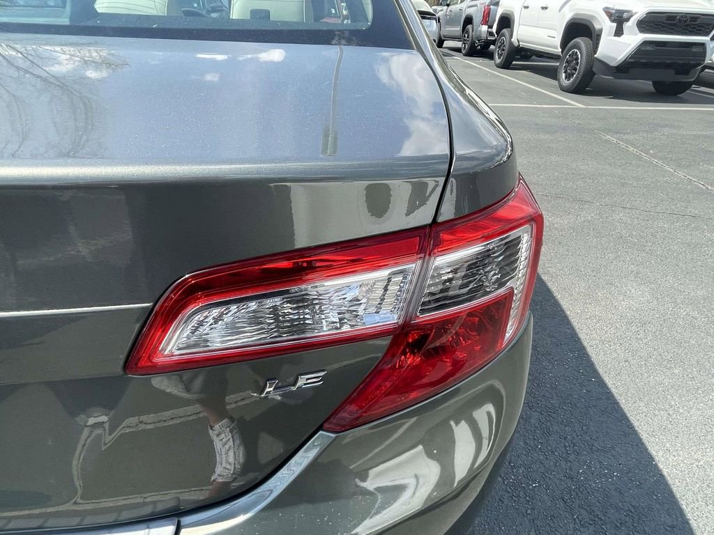Used 2012 Toyota Camry LE image 19