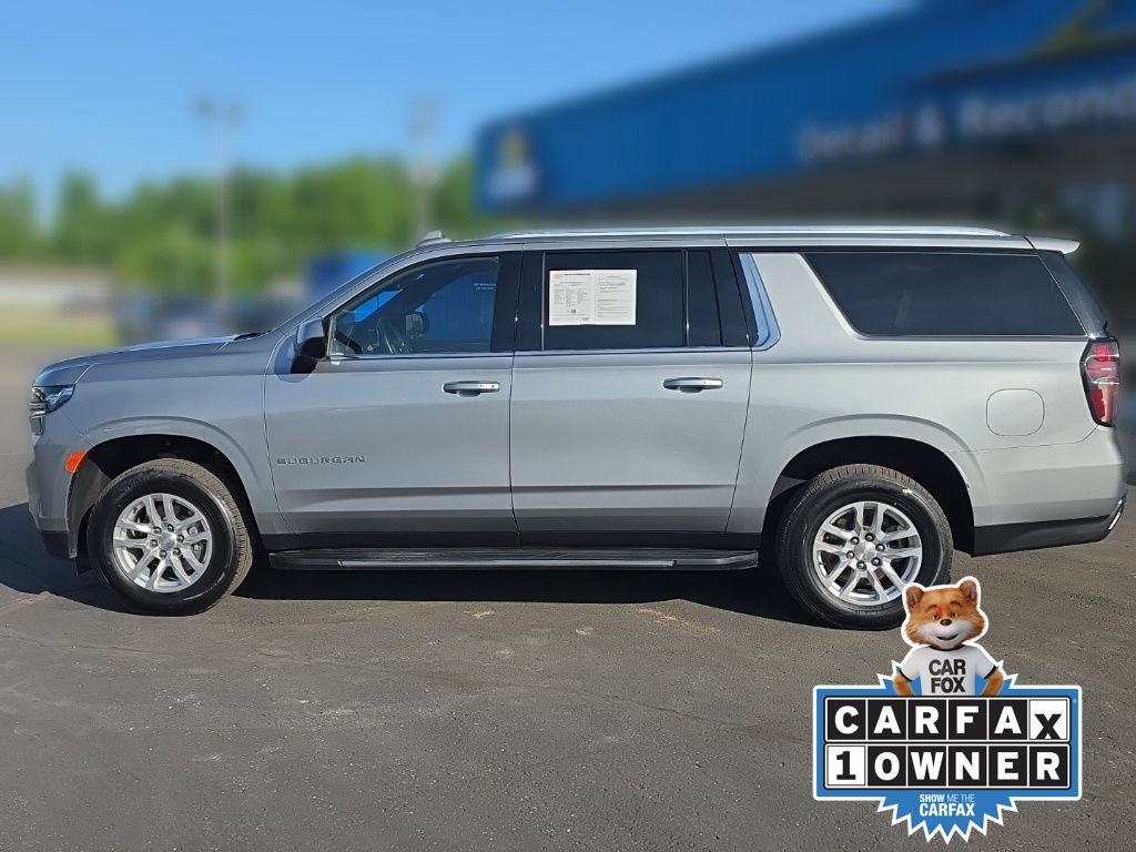 Used 2024 Chevrolet Suburban LT AWD/4WD image 3