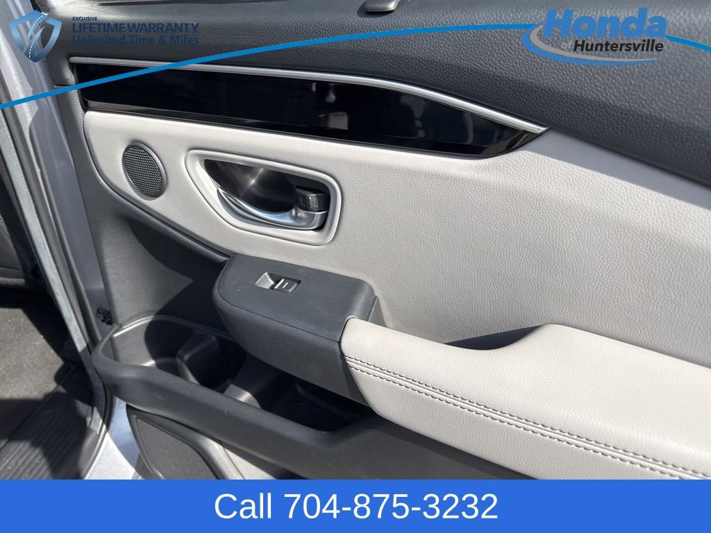 Used 2025 Honda Pilot EX-L image 15