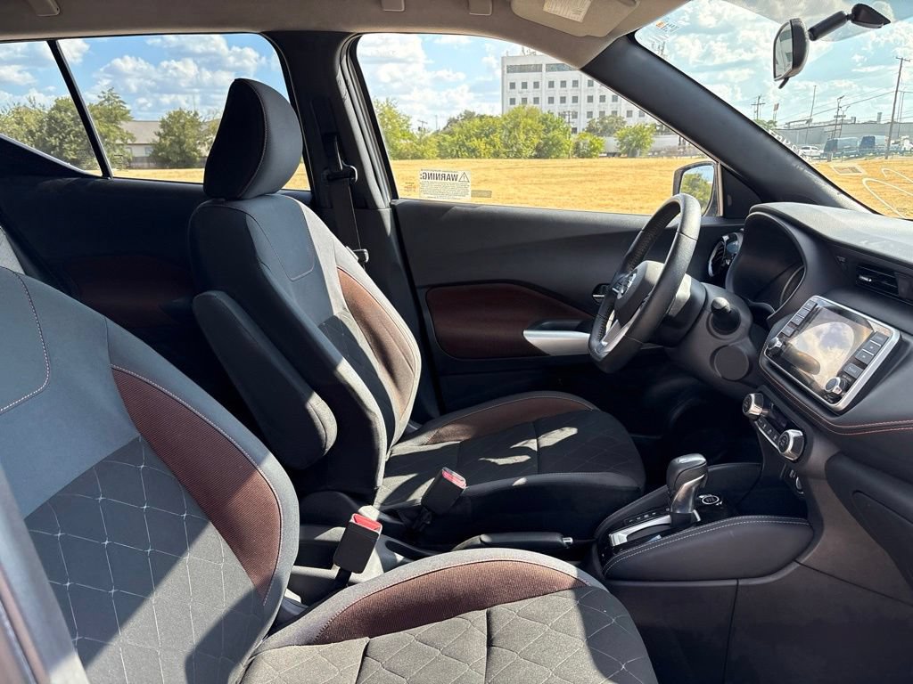 Used 2019 Nissan Kicks SR FWD image 29