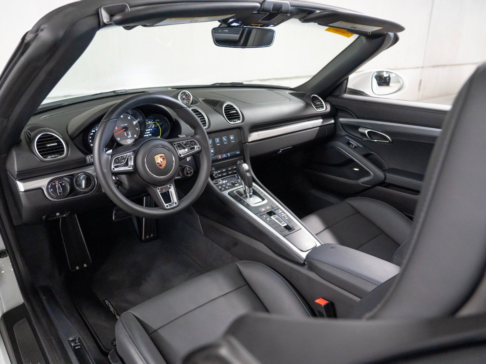 Certified 2025 Porsche 718 Boxster S RWD image 4