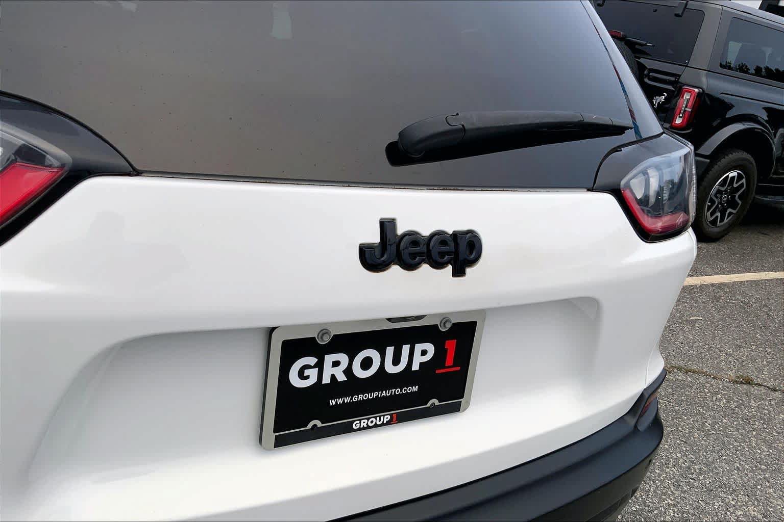 Used 2020 Jeep Cherokee Latitude Plus FWD image 27