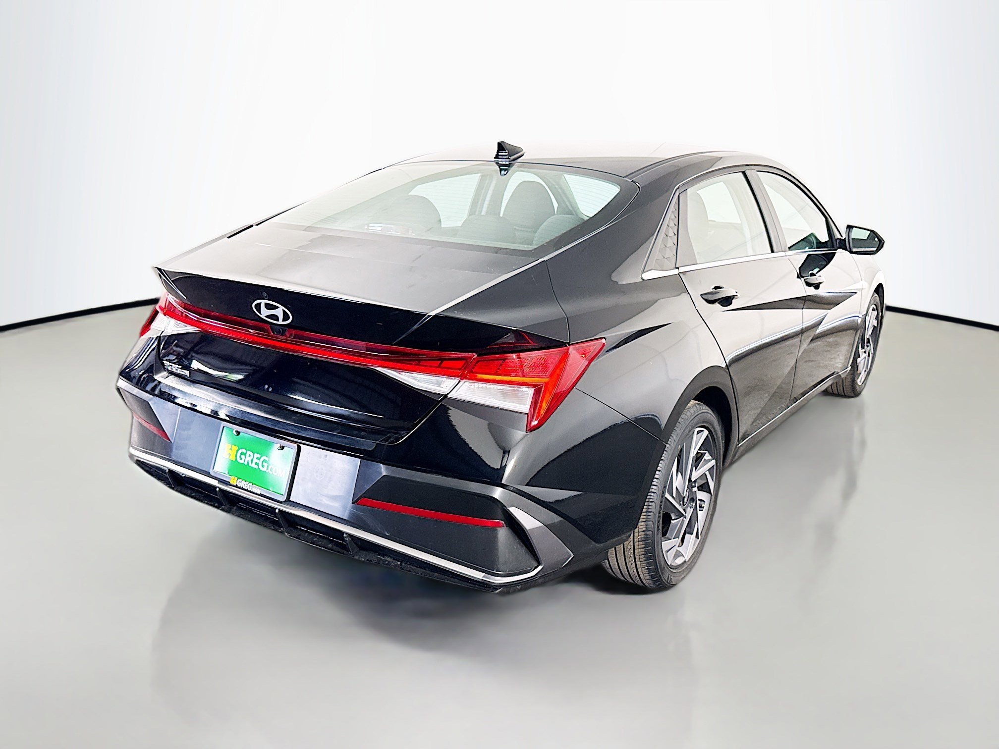 Used 2024 Hyundai Elantra SEL w/ Convenience Package image 10