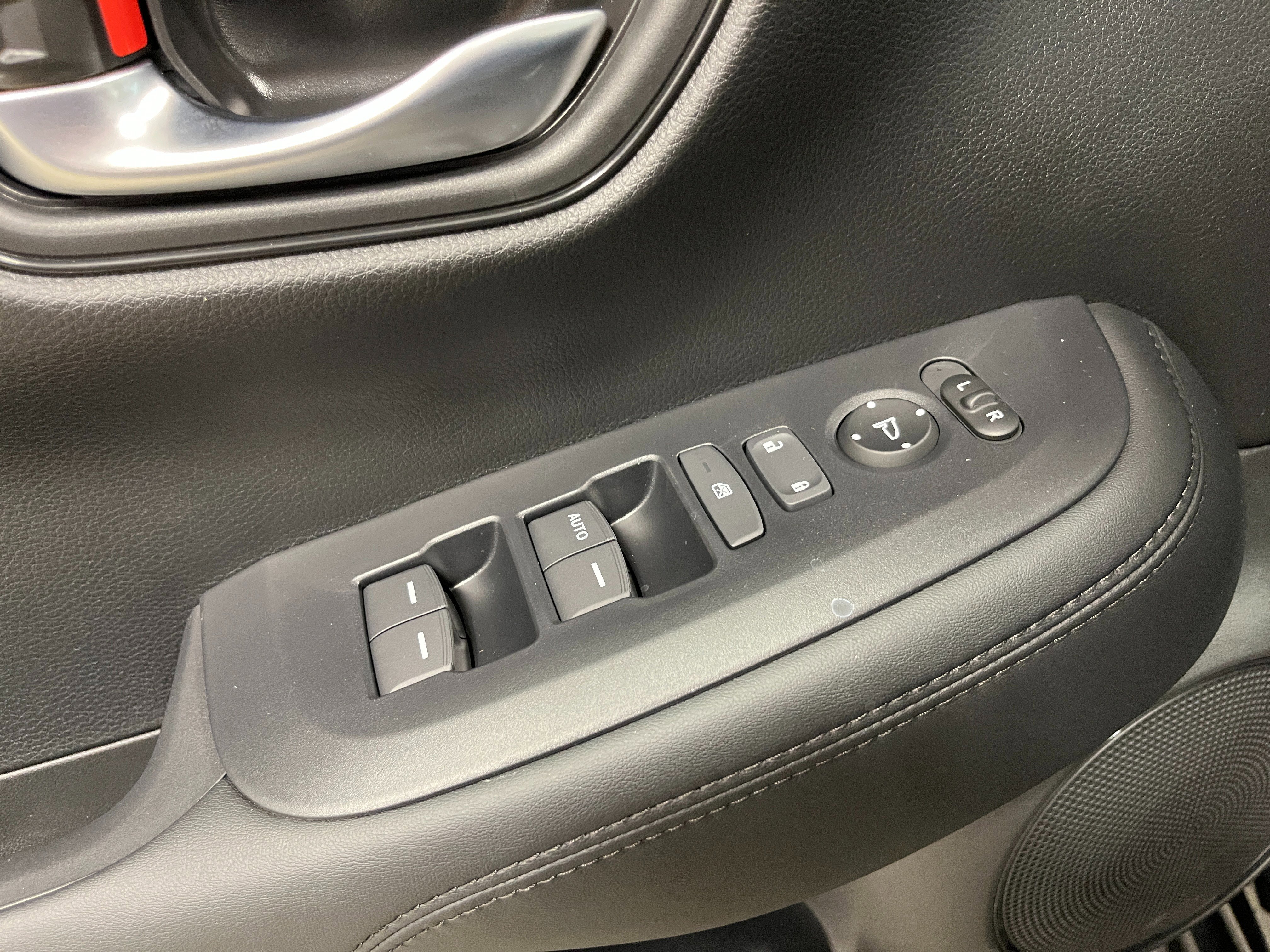 Certified 2026 Honda HR-V LX image 13
