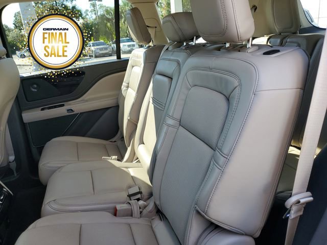 Used 2021 Lincoln Aviator Reserve w/ Equipment Group 201A image 17
