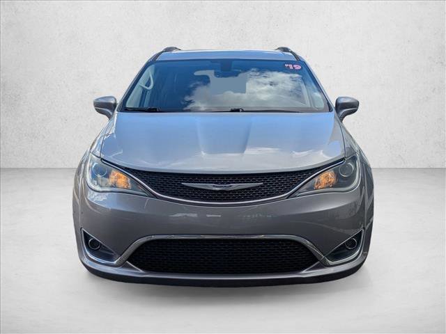 Used 2019 Chrysler Pacifica Touring-L Plus image 2