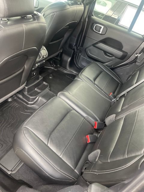 Used 2021 Jeep Wrangler Unlimited Sahara AWD/4WD image 14