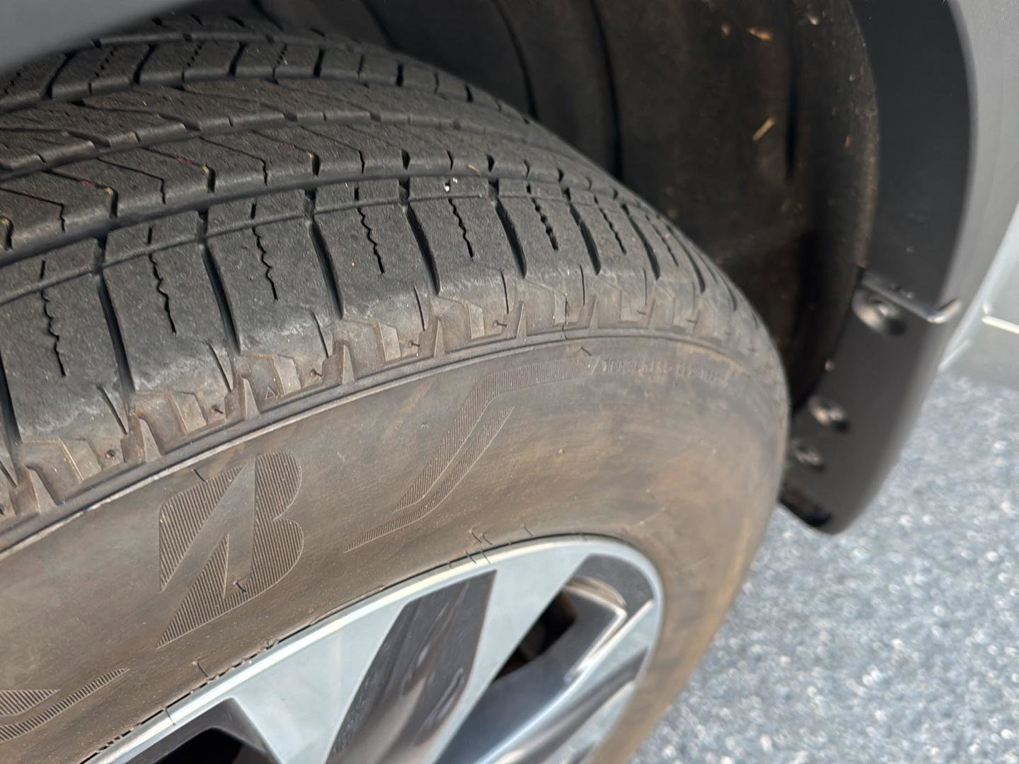 Used 2024 Toyota Highlander XLE image 38