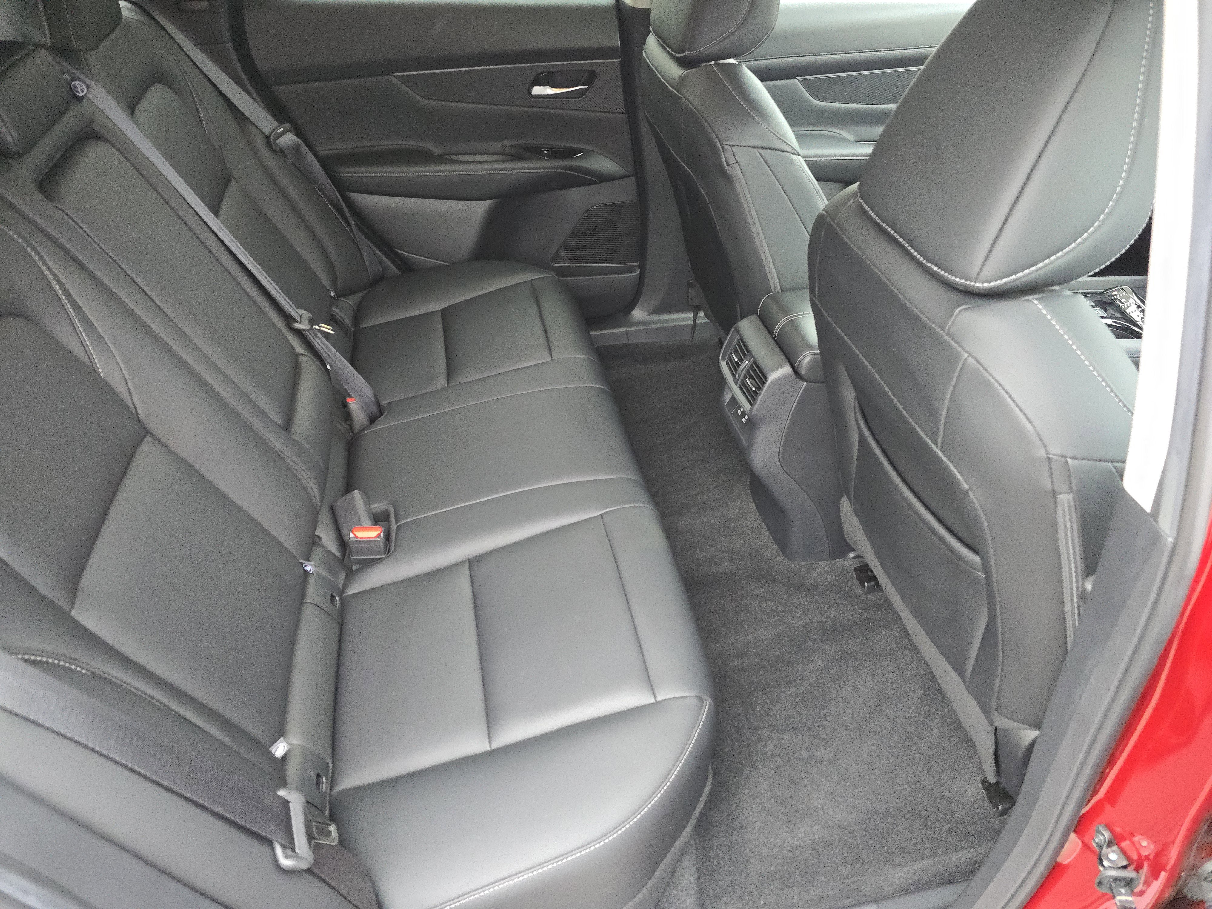 Used 2025 Nissan Murano SV image 25