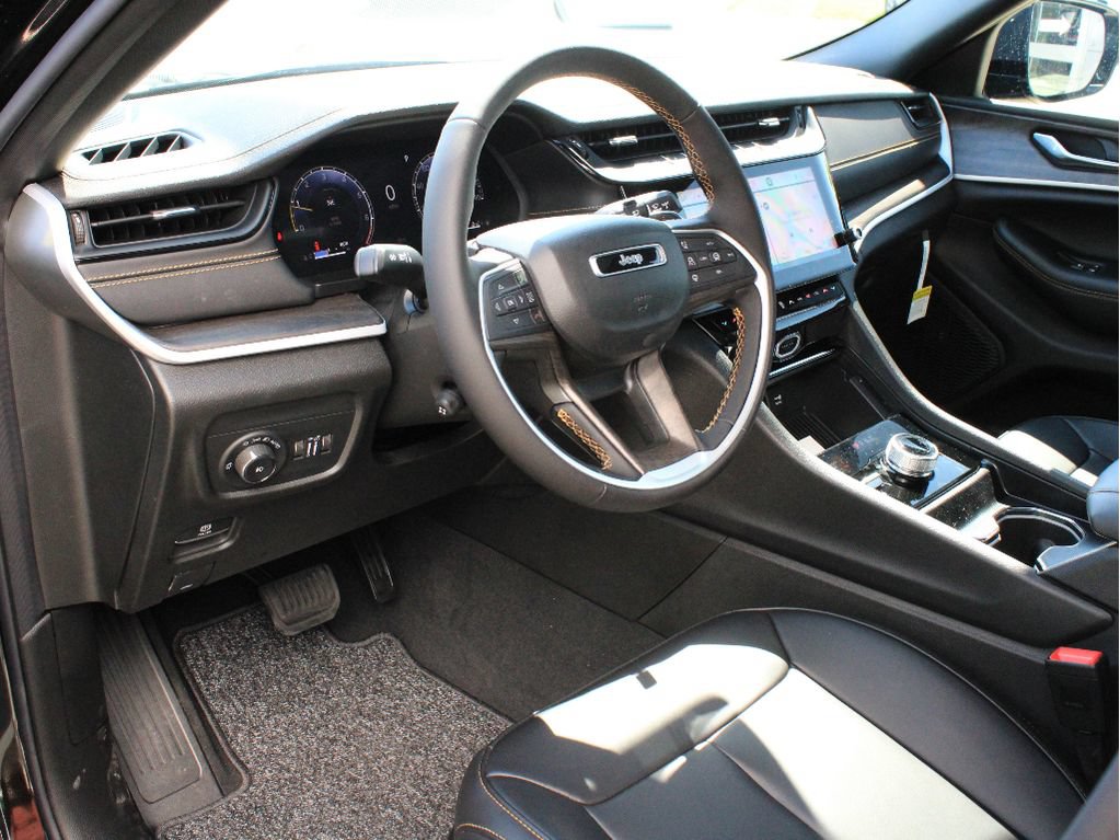 New 2026 Jeep Grand Cherokee L Limited AWD/4WD image 12