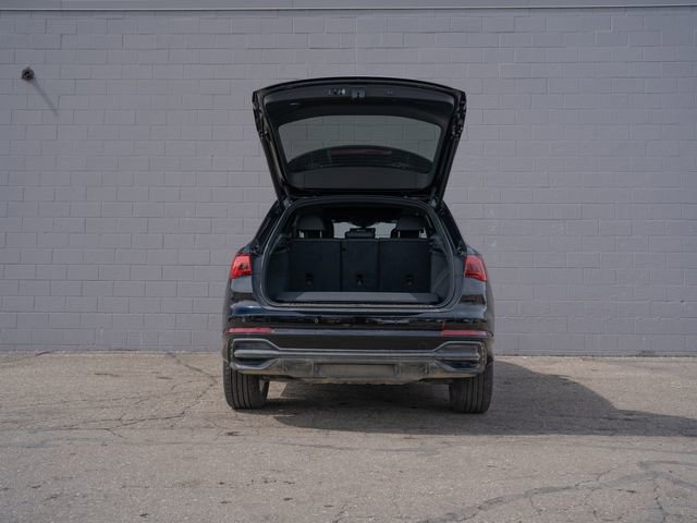 Certified 2025 Audi Q3 2.0T Premium w/ Convenience Package image 14