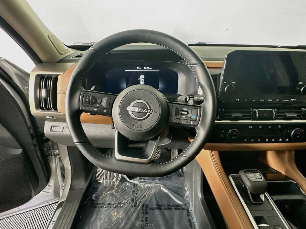 Certified 2025 Nissan Pathfinder Platinum w/ Black Appearance Package AWD/4WD image 17