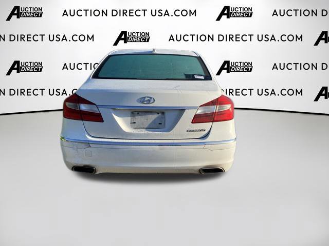 Used 2013 Hyundai Genesis 3.8 RWD image 12