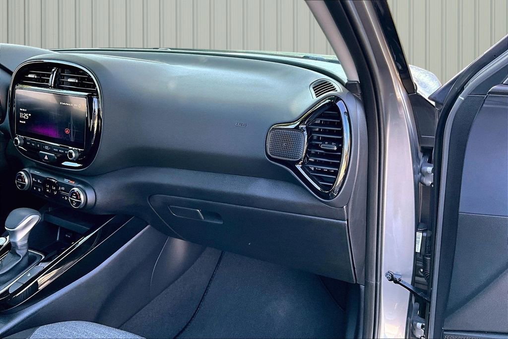 Used 2024 Kia Soul EX image 12
