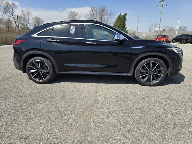 Used 2023 INFINITI QX55 Essential w/ Accent Package image 2