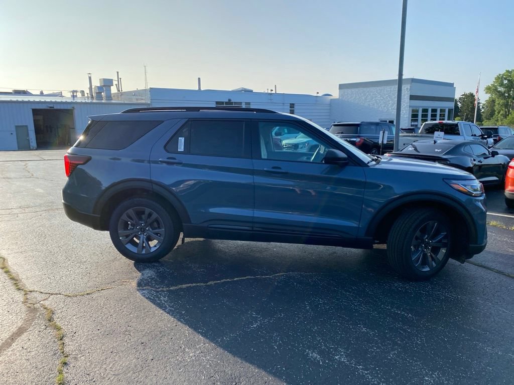 New 2026 Ford Explorer Active w/ Active Comfort Package AWD/4WD image 3