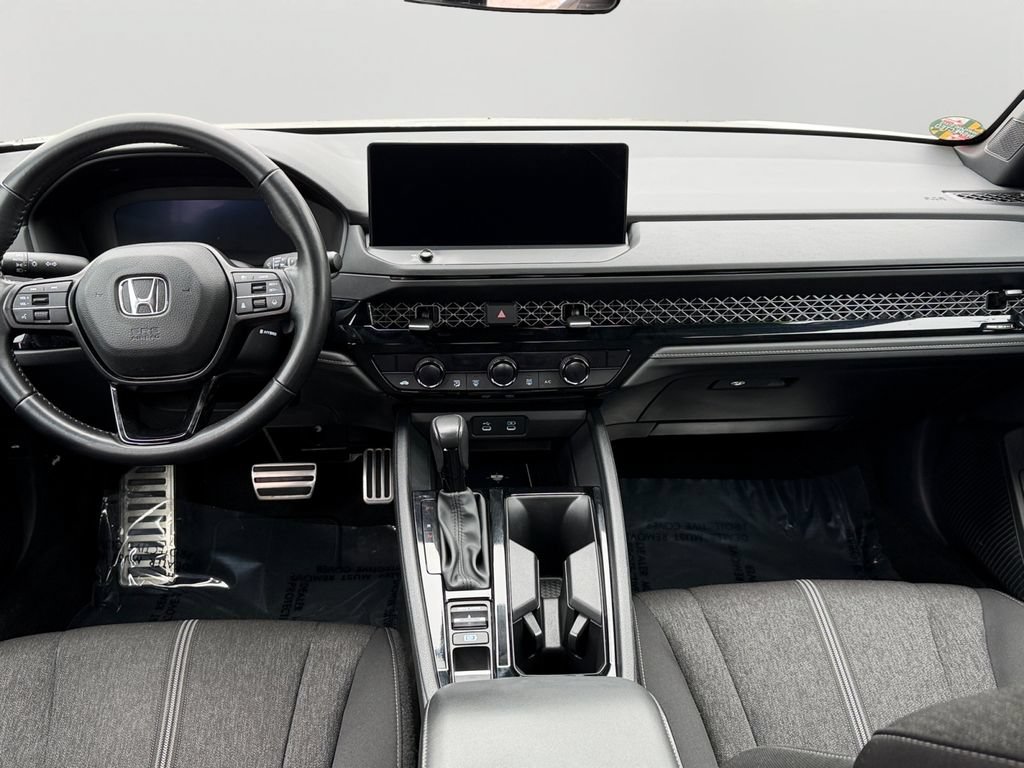 Used 2025 Honda Accord Sport image 16