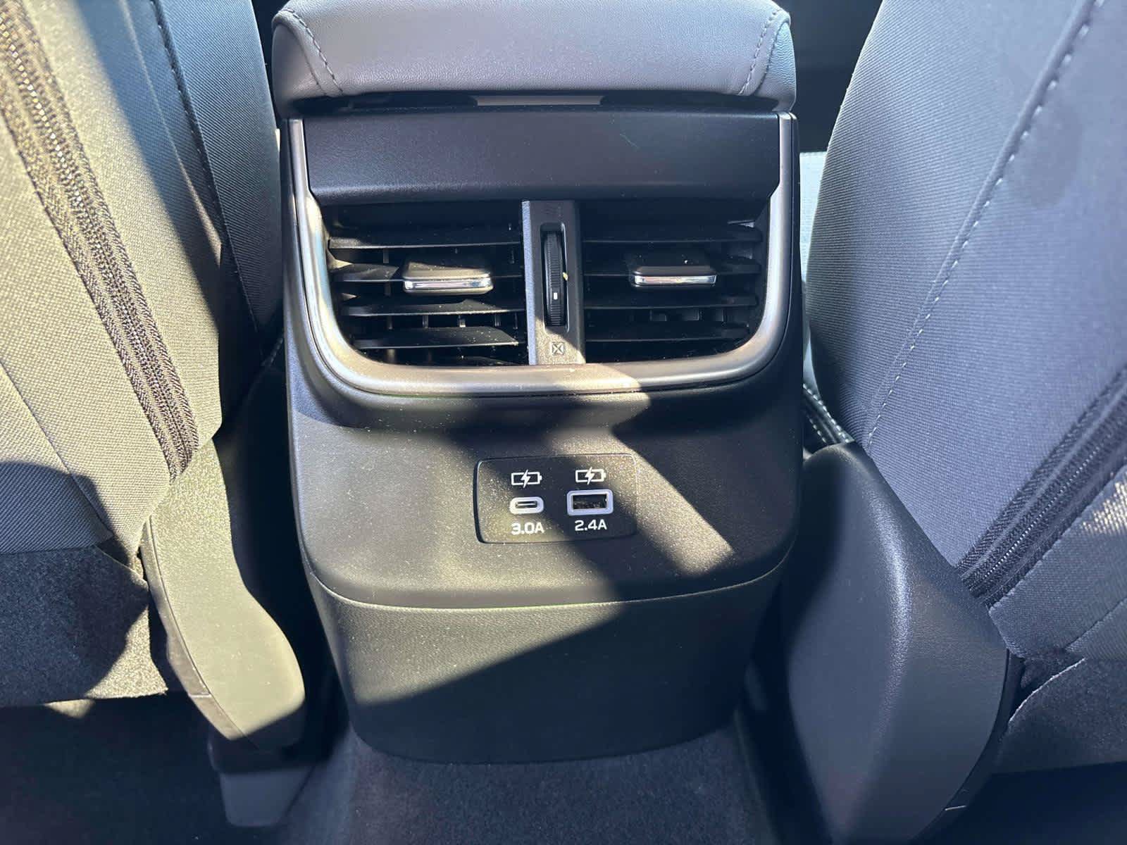 Used 2025 Subaru Outback Premium AWD/4WD image 10