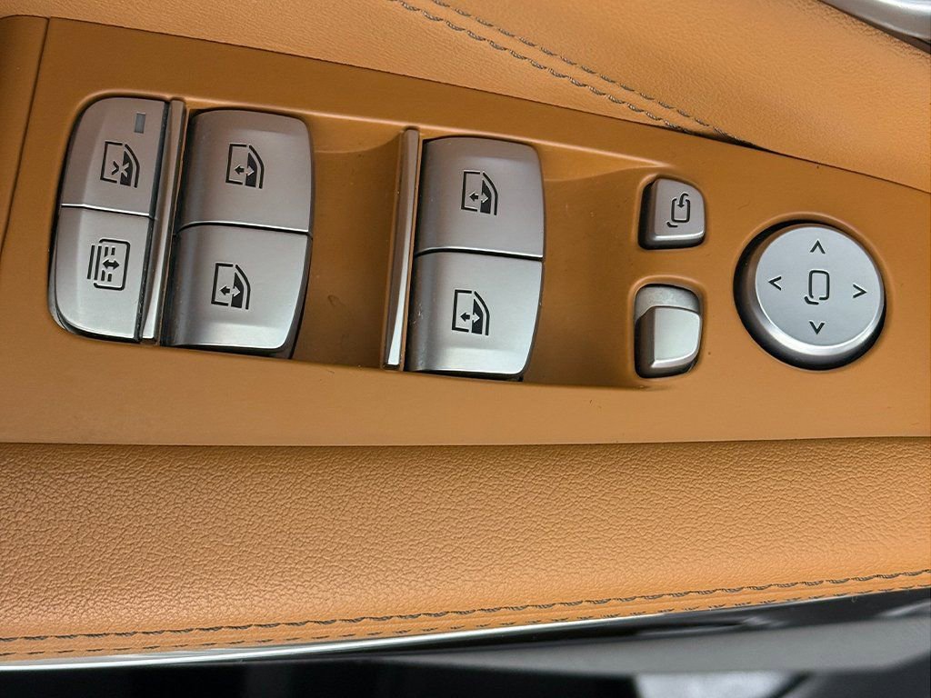 Used 2023 BMW X7 xDrive40i w/ Premium Package image 39