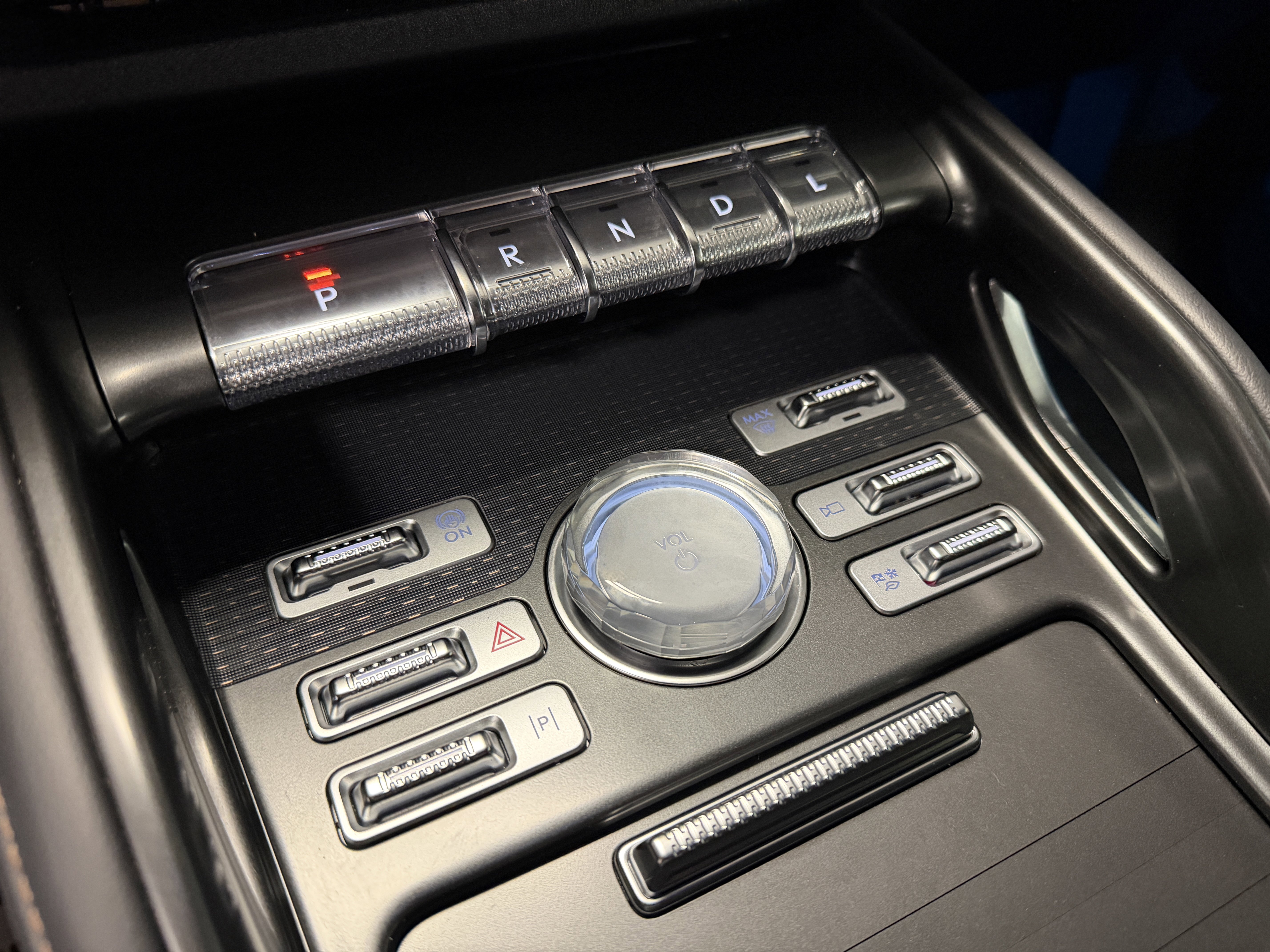 Used 2025 Lincoln Nautilus Premier w/ Equipment Group 102A image 12