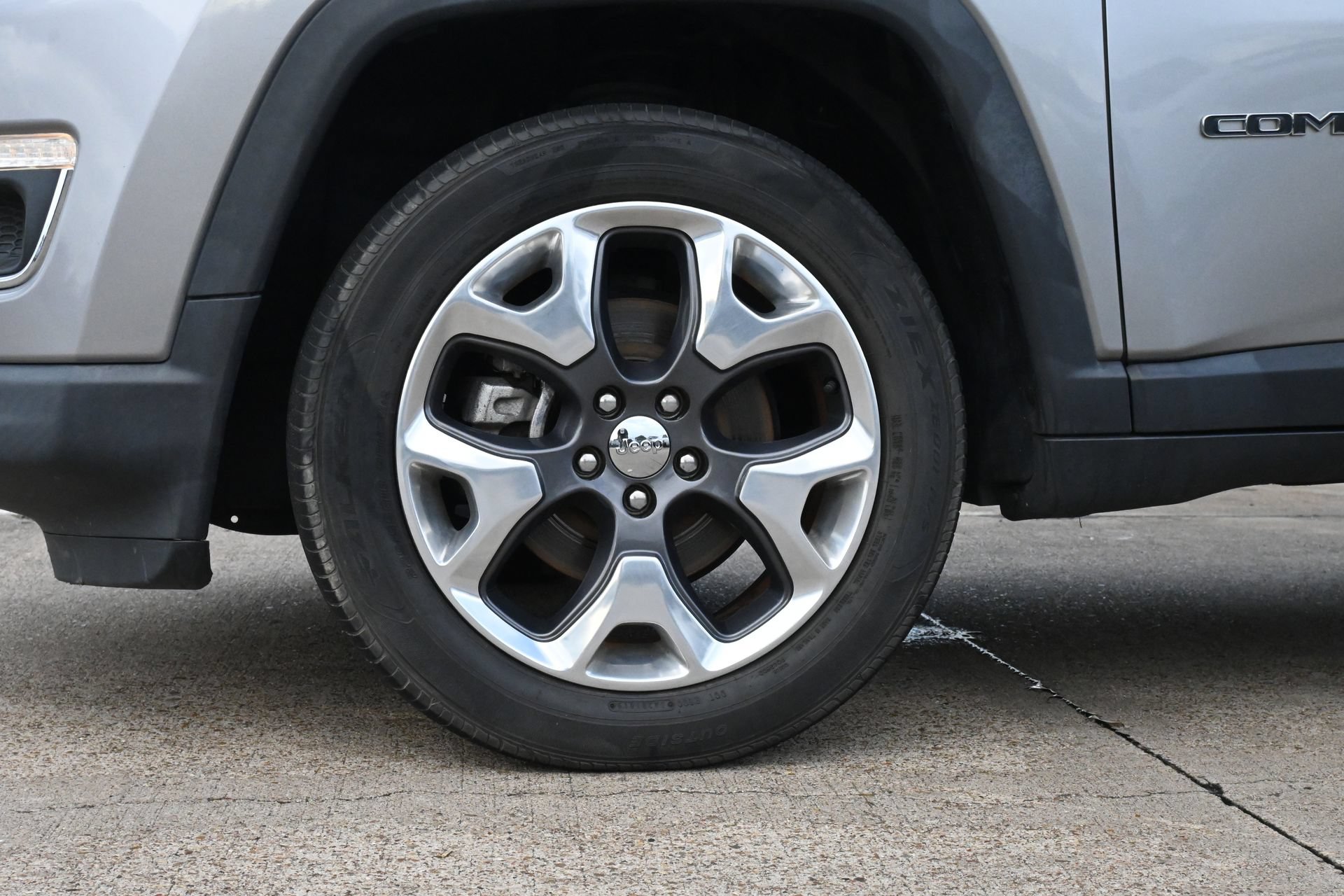 Used 2018 Jeep Compass Limited w/ Navigation Group AWD/4WD image 30