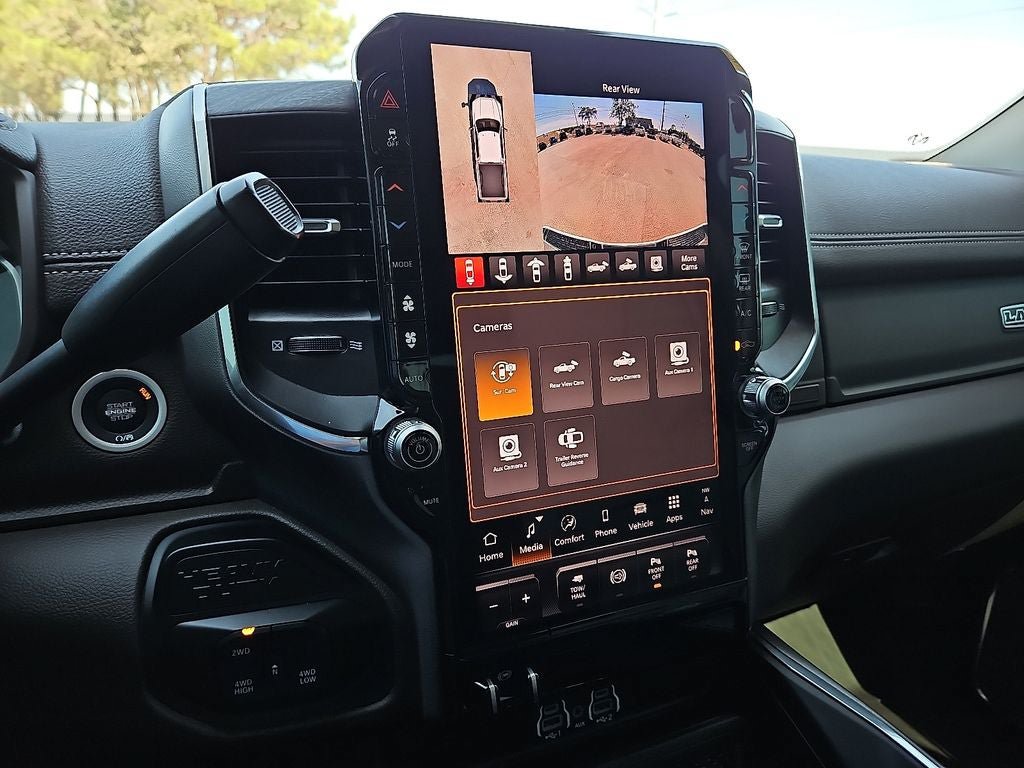Certified 2026 RAM 2500 Laramie AWD/4WD image 27