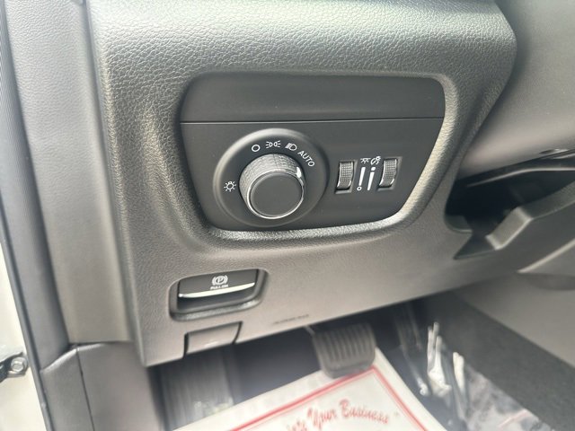 New 2025 Jeep Grand Cherokee L Altitude image 28