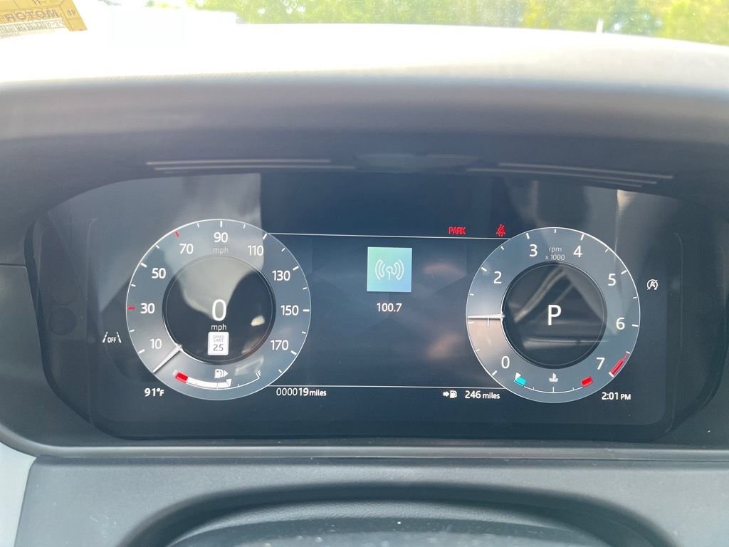 New 2026 Land Rover Range Rover Velar Dynamic SE image 15