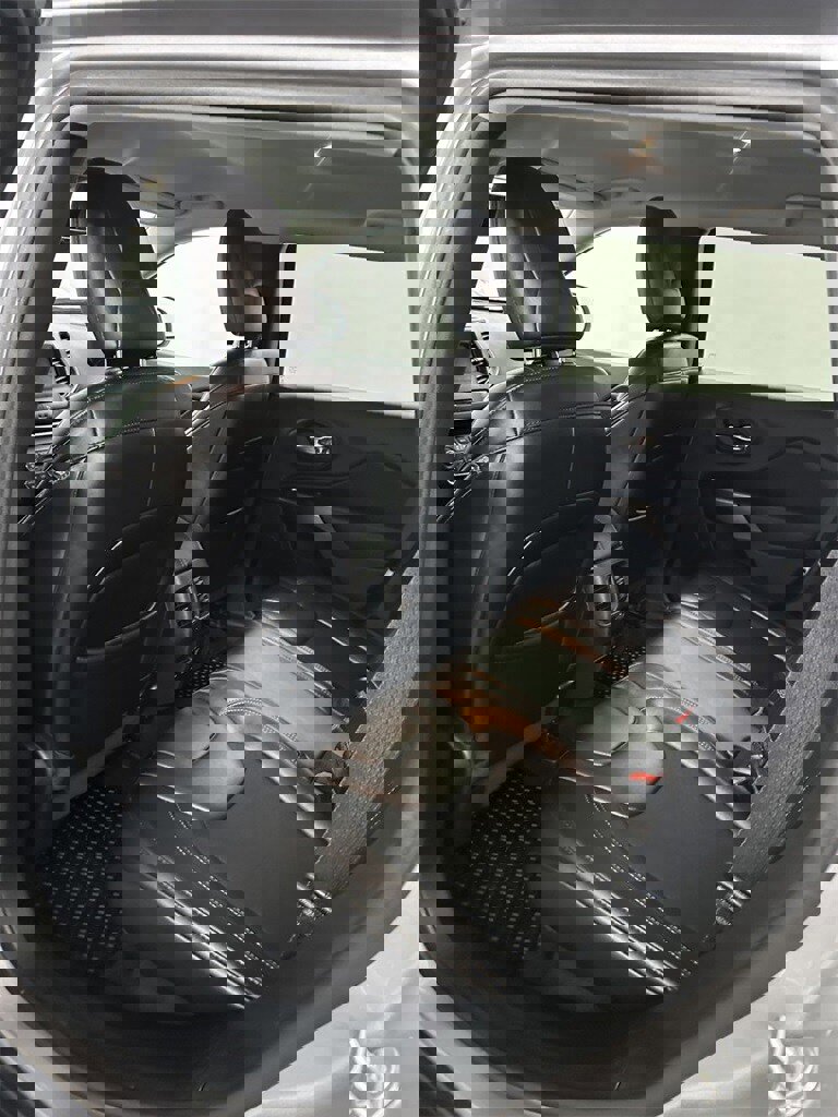 Used 2019 Jeep Cherokee Latitude Plus w/ Comfort/Convenience Group image 24