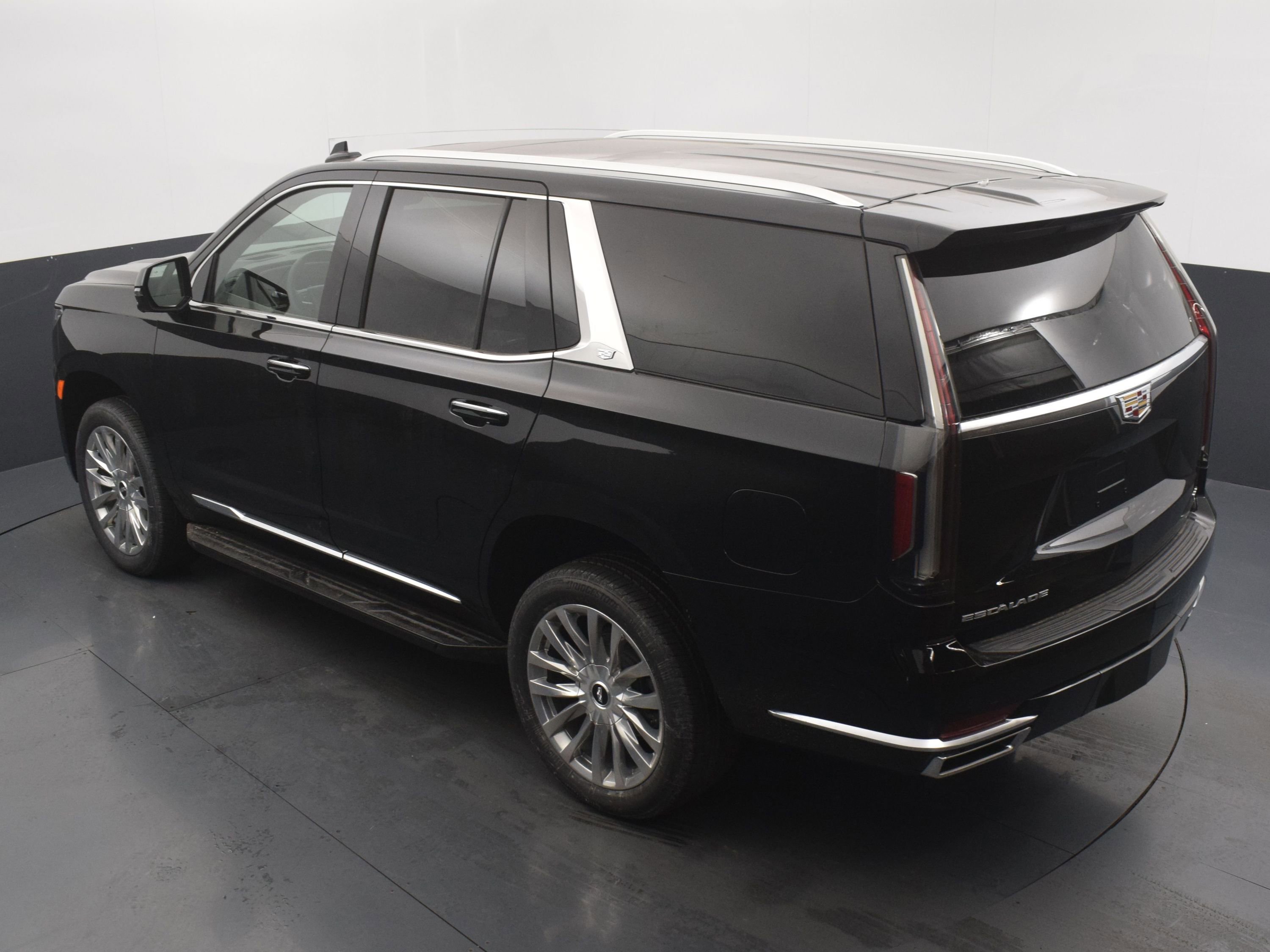 Used 2024 Cadillac Escalade Premium Luxury image 25