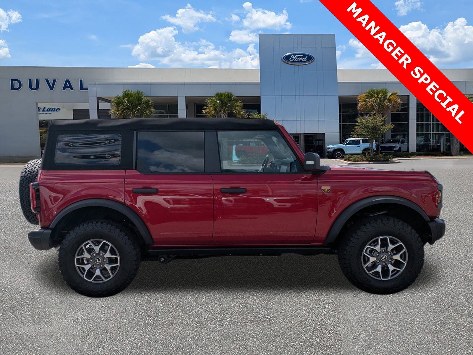 New 2025 Ford Bronco Badlands image 2