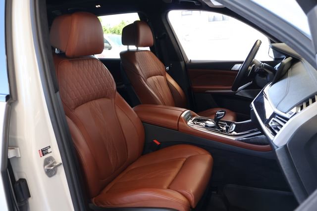Used 2022 BMW X7 M50i AWD/4WD image 23