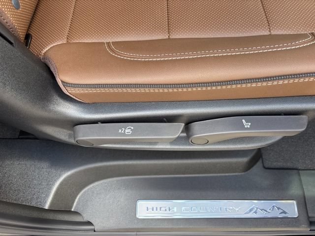 New 2026 Chevrolet Suburban High Country AWD/4WD image 44