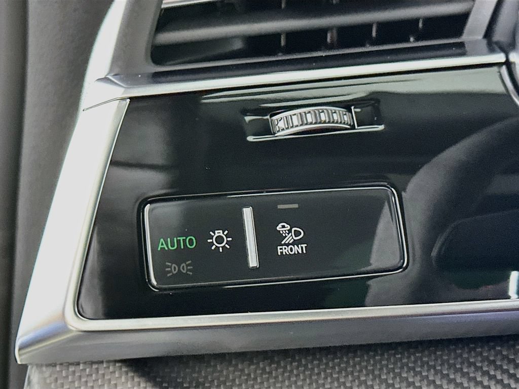 Used 2025 Audi RS Q8 performance AWD/4WD image 10