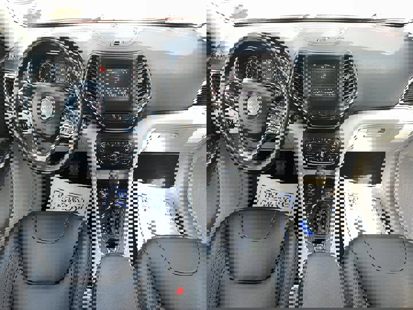 Used 2020 Jeep Cherokee Latitude Lux w/ Comfort/Convenience Group image 16