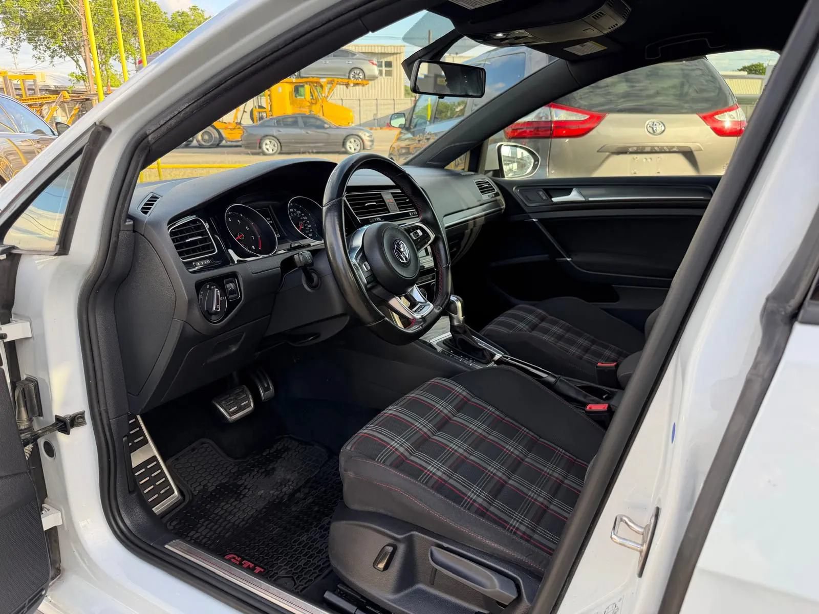 Used 2019 Volkswagen GTI S FWD image 8