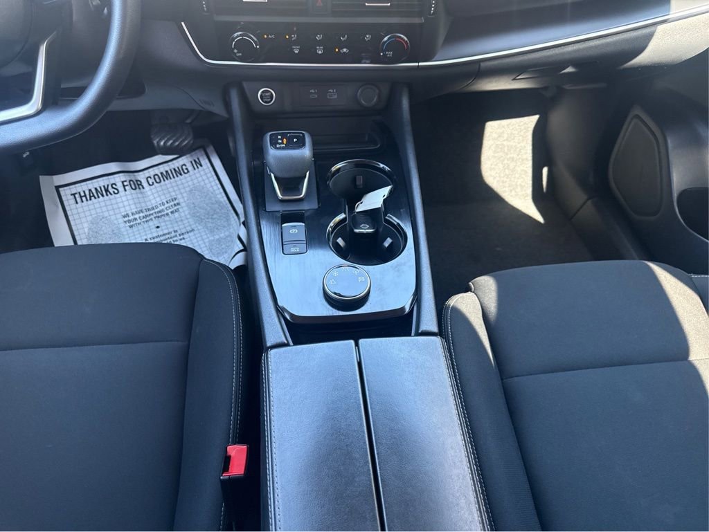 Used 2023 Nissan Rogue S image 24
