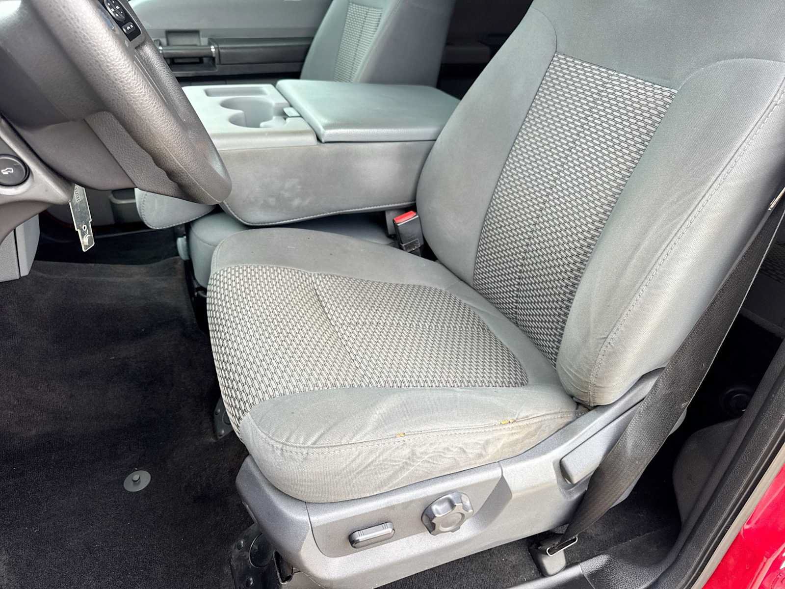 Used 2015 Ford F250 XLT w/ XLT Premium Package AWD/4WD image 16