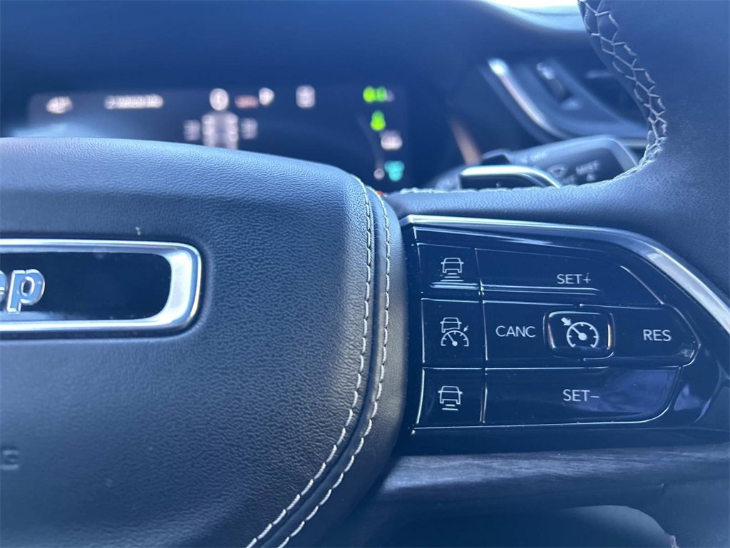 Used 2023 Jeep Grand Cherokee Overland image 27