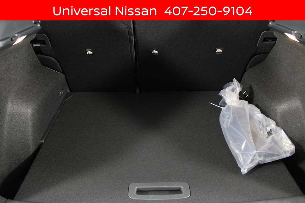 New 2025 Nissan Kicks SR image 12