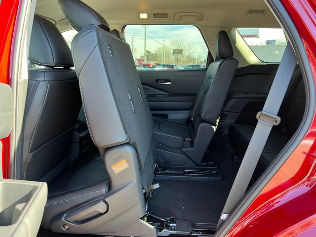 New 2026 Nissan Pathfinder SL image 5