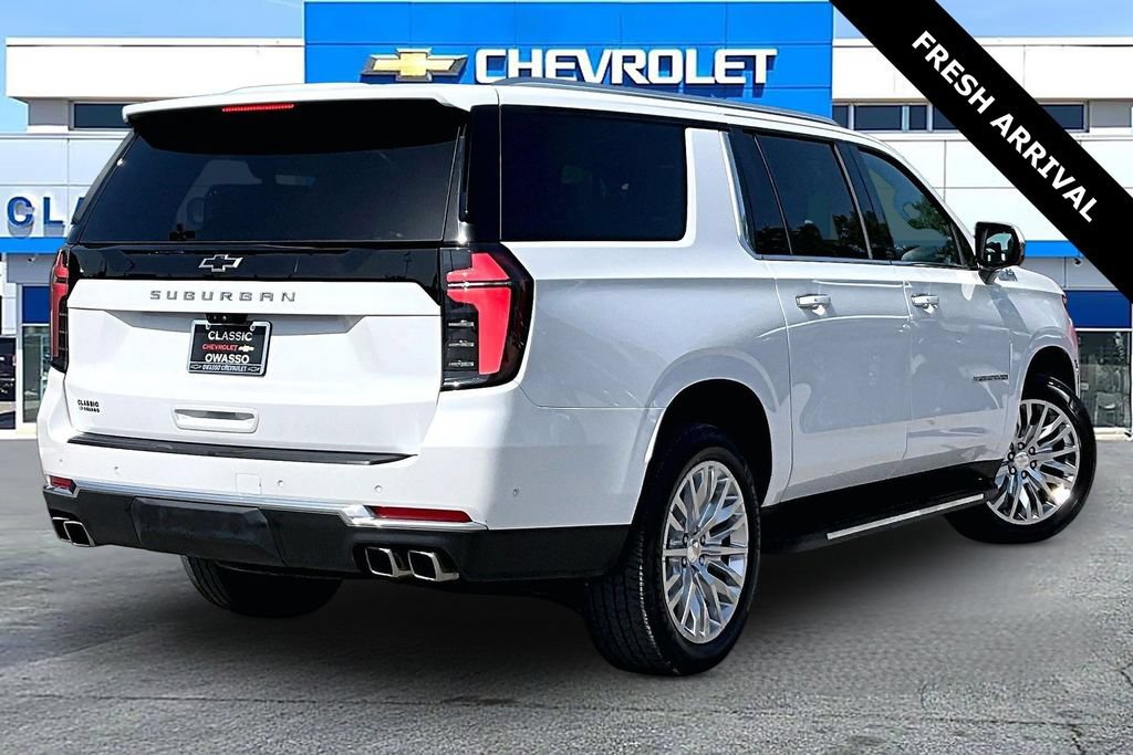 Used 2025 Chevrolet Suburban High Country w/ Sun And Tow Package AWD/4WD image 18