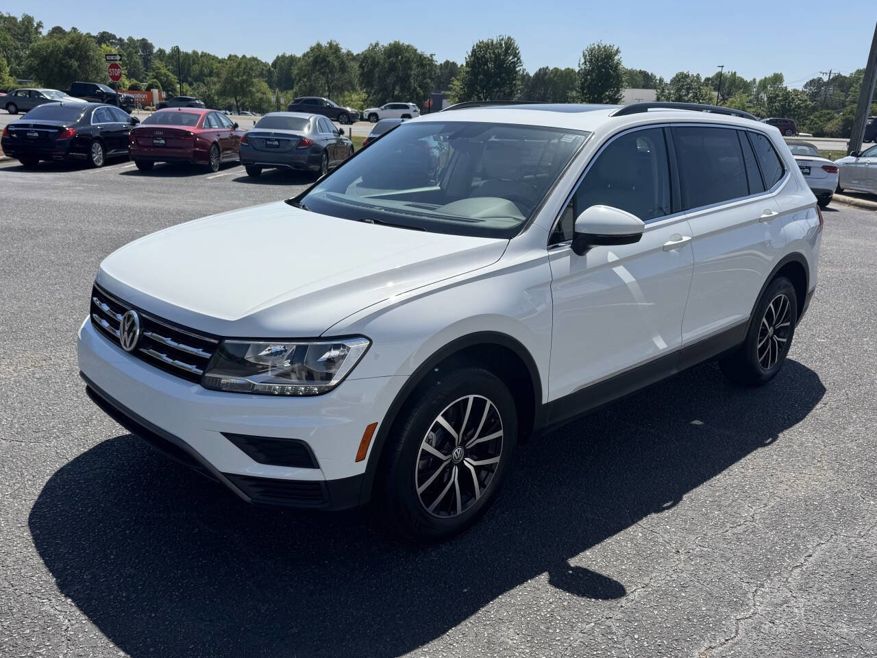 Used 2021 Volkswagen Tiguan SE image 3
